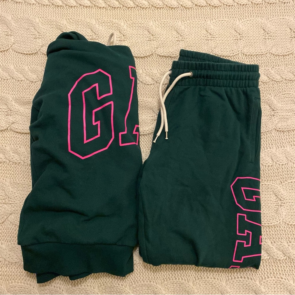 Gap Logo Heavyweight Easy Jogger and Hoodie Set in Pine Green